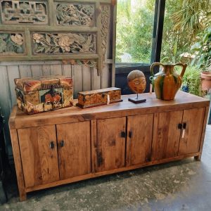 Aparador seis puertas diseño rustico