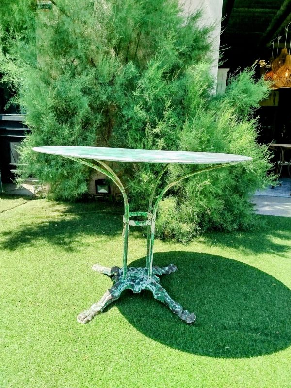 Mesa antigua de jardín francesa